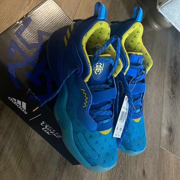 NEW in box Adidas D.O.N Issue 3 basketball shoes - Picture 4 of 4